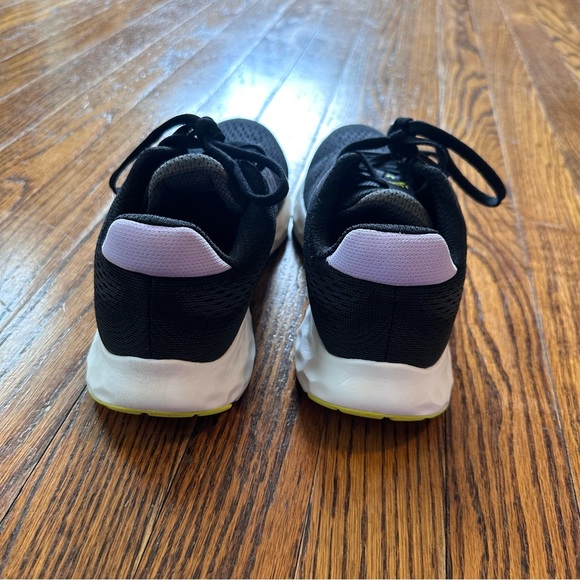 NEW BALANCE 520 V8 Running Shoe - Picture 4 of 6